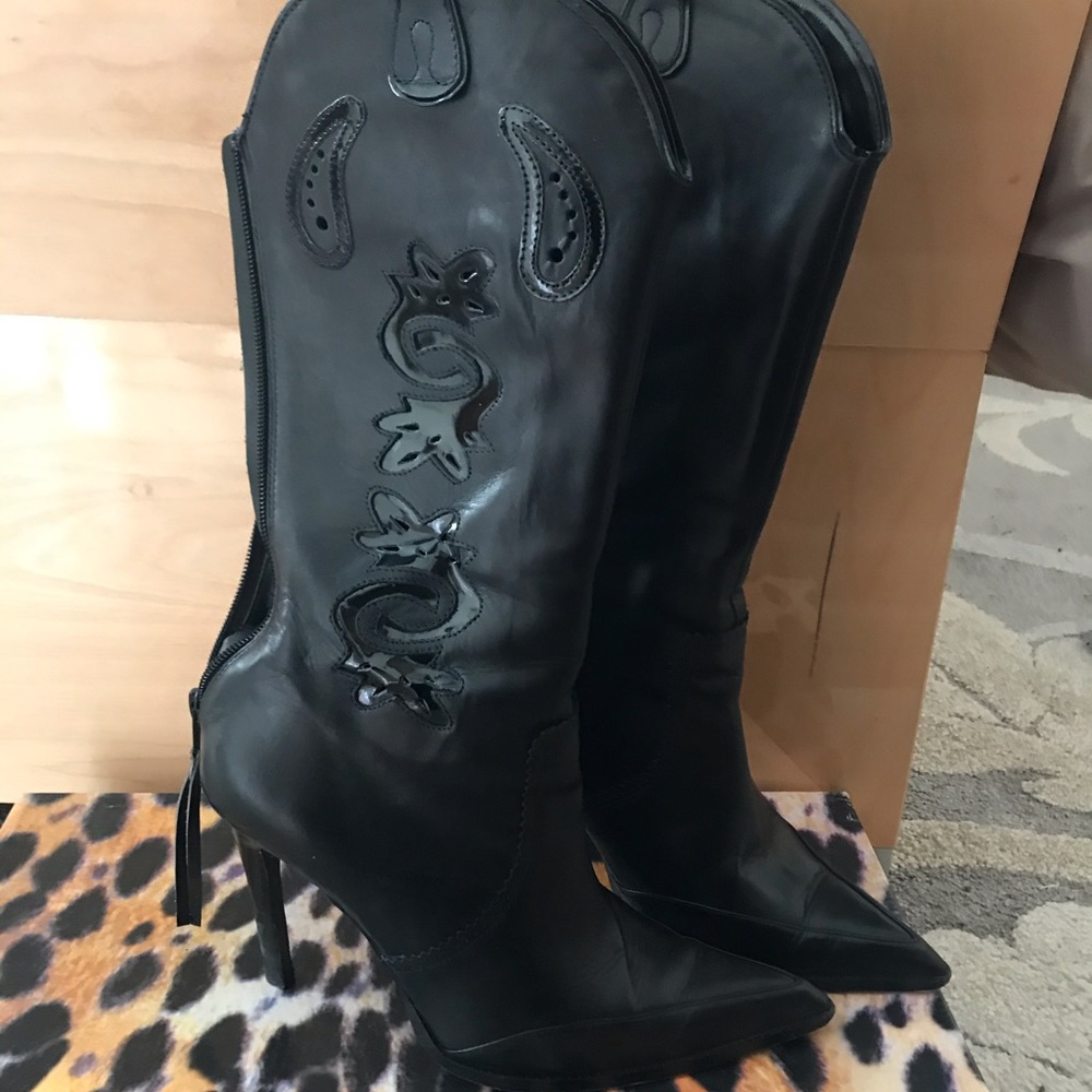 Cowboy pointed toe mid calf boots